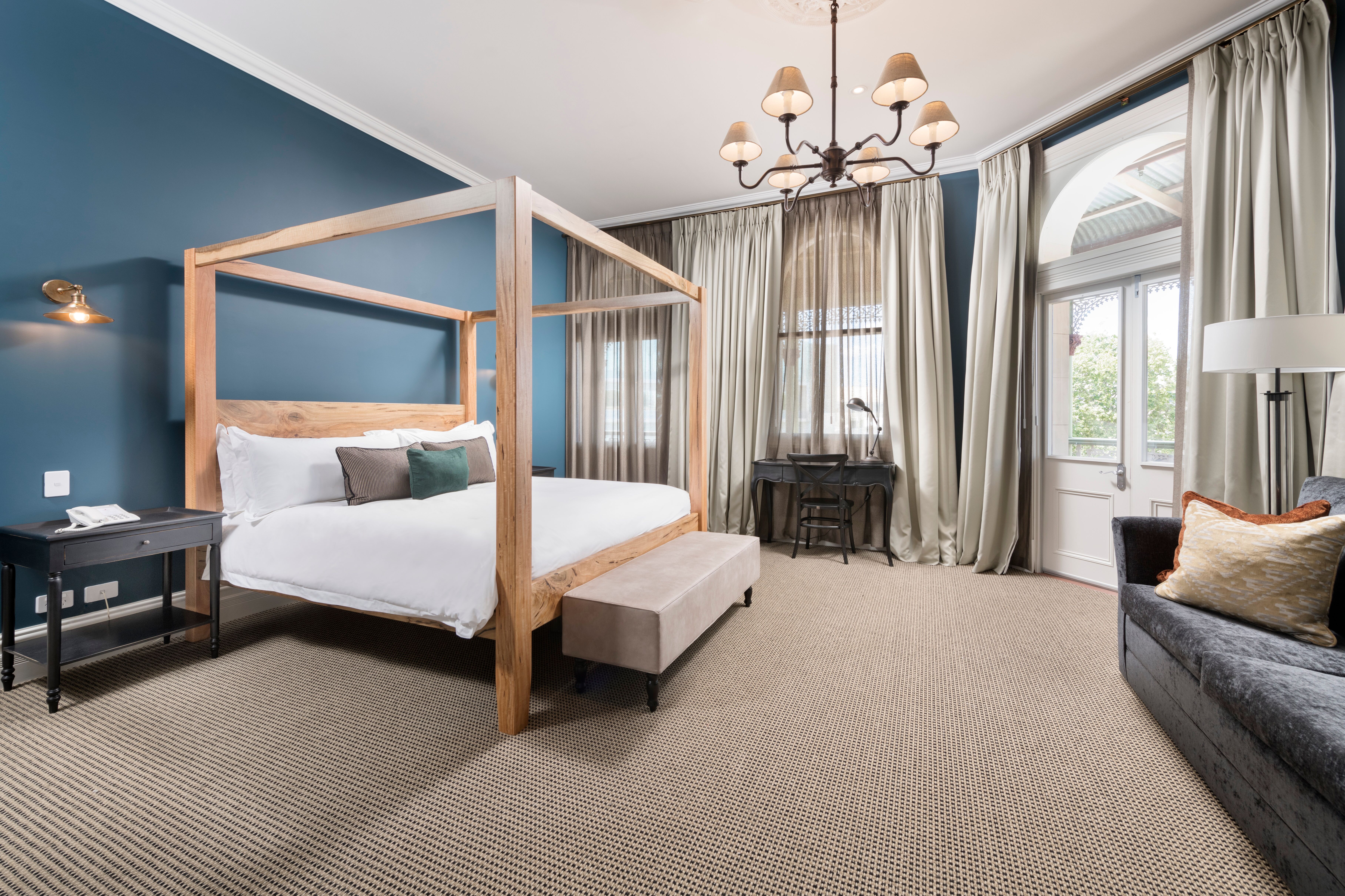 The National Hotel suite