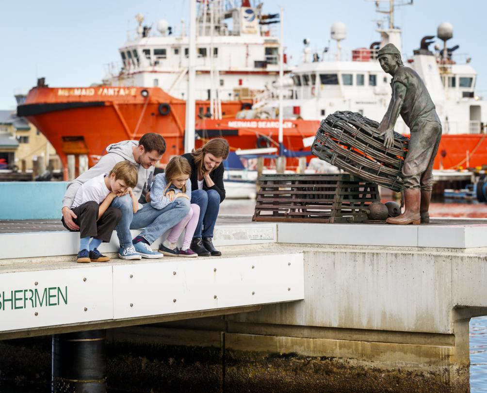 Family at Fremantle Fishing Boat Harbour, image by Jessica Wyld.