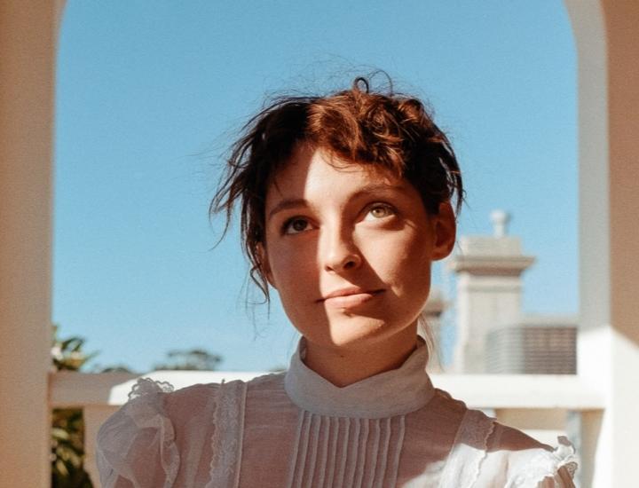 photo of musician stella donnelly 